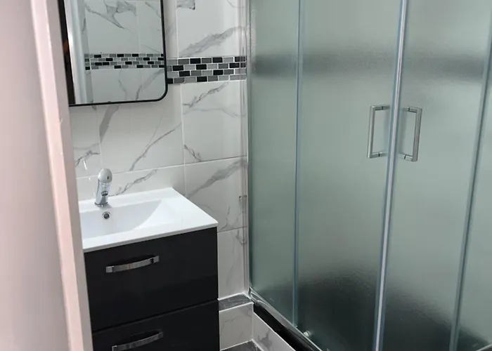 Le Darcy Gare Et Centre